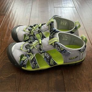 Kid’s Keens in great condition